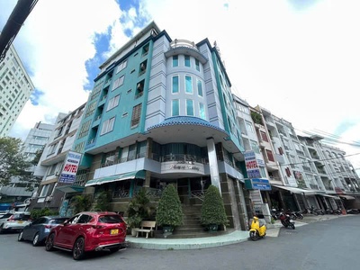 Bán nhà 3 tầng, góc 2 mặt tiền, đường hồng hà p. 2 tân bình. dt 5.3 x 22m, giá hơn 24 tỷ 0