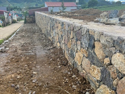 Bán mảnh đất siêu đẹp- tt du lịch mộc châu -  2835m    mặt tiền 63m - giá 16,2t 1