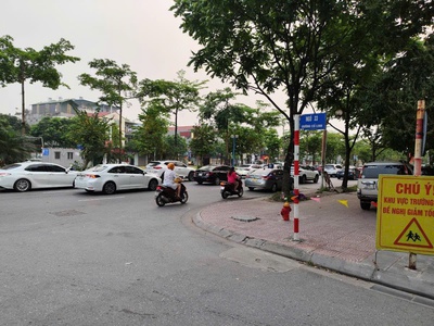 Bán nhà thạch bàn 28 tỷ 100m lô góc 2 mặt tiền kinh doanh,long biên 3