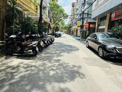 Phân lô ô tô vào nhà phạm tuấn tài 50m 5t, mt 4.5m, nội thất cực đẹp, 19 tỷ 4