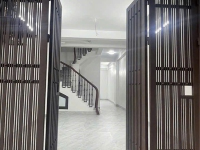 Chính chủ cho thuê nhà nguyên căn 6 tầng có thang máy 2