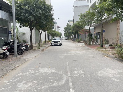 Chính chủ bán đất 60m2 TĐC Trâu Quỳ   Vị trí Kim Cương, sát bệnh viện, cách Vin Gia Lâm chỉ 700m 0