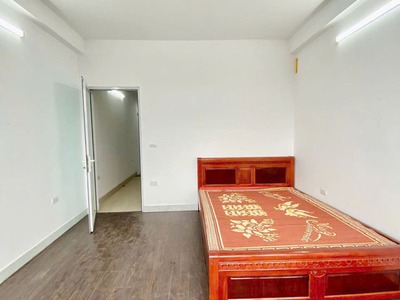 Cần bán 30m2 nhà 4 tầng mặt phố Nguyễn Thời Trung. Vị trí đẹp, kinh doanh, văn phòng, công ty 4