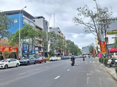 Bán nhà 3 tầng mặt tiền Trần Quang Diệu   Sơn Trà - Diện tích 95m2 - Giá chỉ 14,x tỷ  Diện tích: 95m 0
