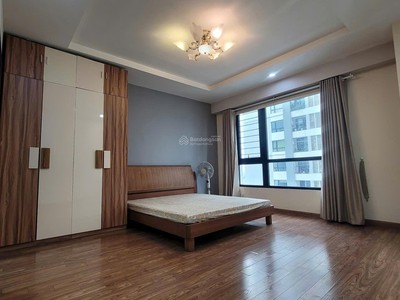 Chính chủ bán căn á hậu 2 phòng ngủ sáng tòa t7 chung cư times city 4