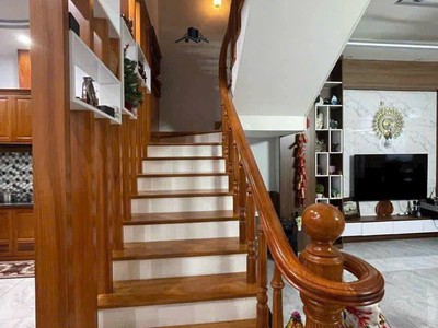 Bán nhà 1 trệt 2 lầu hẻm ô tô đường phạm hồng thái, p7, vũng tàu. 1