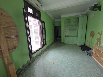 Cho thuê nhà mặt phố đê trần khát chân, 95 m2  6 tầng-10 ngủ, 5 vệ sinh, giá 32 triệu ctl 2