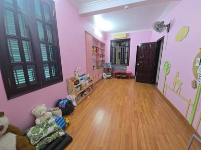 Cho thuê nhà mặt phố đê trần khát chân, 95 m2  6 tầng-10 ngủ, 5 vệ sinh, giá 32 triệu ctl 3