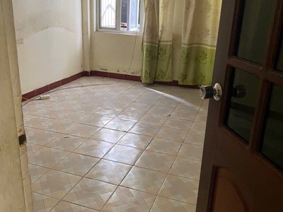 Cho thuê nhà trong ngõ đê trần khát chân, 60m2, 2.5 tầng, 3pn, 2 wc, 8 triệu 1