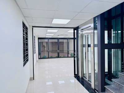 Cho thuê nhà ngõ oto võ chí công, 91 m2  6 tầng-6 pn, 6 vệ sinh, giá 55 triệu ctl 2