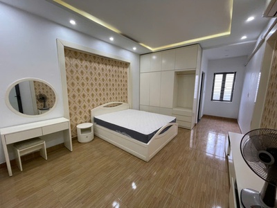 Cho thuê nhà mặt phố Văn Cao, DT: 85m2, 4 ngủ khép kín. 7