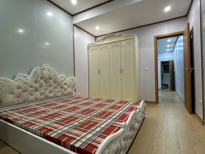 Bán nhà tập thể thái thịnh   50m, 2 ngủ, full nội thất   ô tô đỗ cửa   chỉ 30m ra phố   giá cực 0