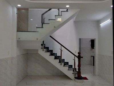 Bán nhà 2 tầng - 4 phòng ngủ ,mới tinh - vị trí đẹp - giá tốt-diện tích đất: 69m   ngang 4,2m x dài 0