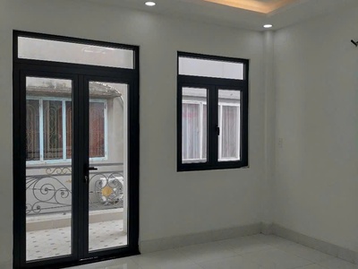 Bán nhà 2 tầng - 4 phòng ngủ ,mới tinh - vị trí đẹp - giá tốt-diện tích đất: 69m   ngang 4,2m x dài 4