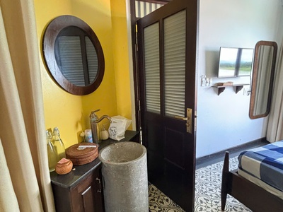 Villa mt Nguyễn Tri Phương - ngay ven sông lớn Thu Bồn cần bán 9