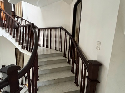 Villa mt Nguyễn Tri Phương - ngay ven sông lớn Thu Bồn cần bán 3