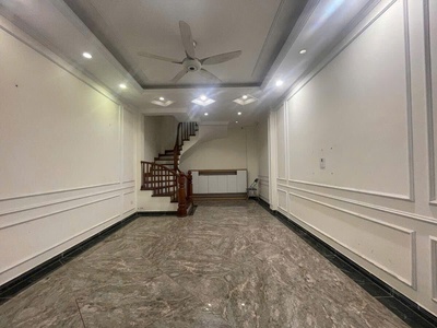 Văn Cao 60m2 x Mặt tiền 4.7M - 2 mặt thoáng - Ô chờ thang máy - Cách mặt phố 15M - Ô tô dừng đỗ 0