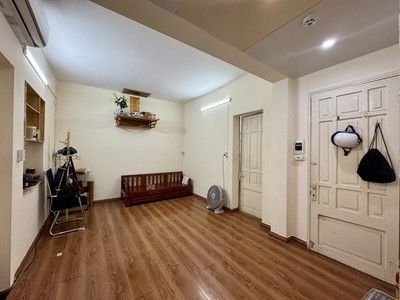 Bán căn hộ chung cư Đền Lừ, 60m2, lô góc phòng thoáng sáng, 2 phòng ngủ, 3 tỷ 0