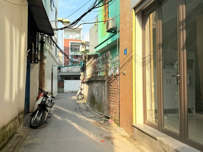 Bán căn nhà 6 tầng mới, có thang máy, giang biên long biên 0