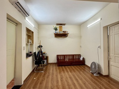 Bán căn hộ chung cư Đền Lừ, 60m2, lô góc phòng thoáng sáng, 2 phòng ngủ, 3 tỷ 6