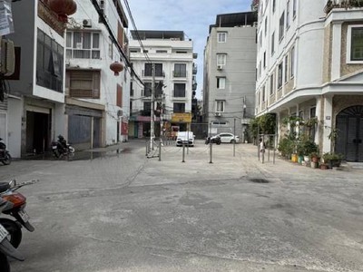 Biệt phủ khương hạ, lô góc thang máy, ô tô qua nhà, nội thất đẹp hết chê 0