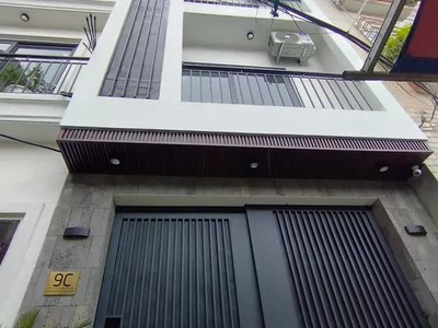 Bán căn hộ dòng tiền gia quất 55/158m2 x 6 tầng mặt tiền 4.1m, 11.5 tỷ long biên. 0
