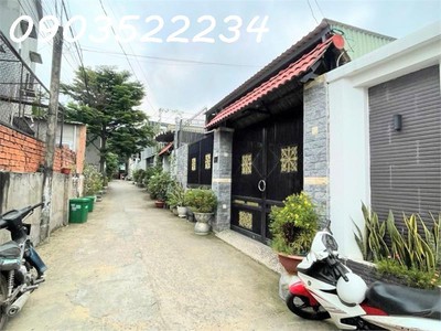 Bán đất tặng nhà cấp 4   ngang 5m   đường xe hơi, sát vinhomes, khu cnc   giá chỉ nhỉnh 4 tỷ 1