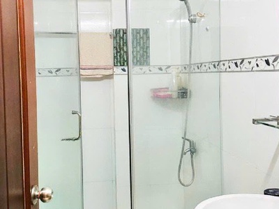 Nhà đẹp 4 tầng   ngang 4.1m   gần bắc hải   trung tâm tân bình. 4