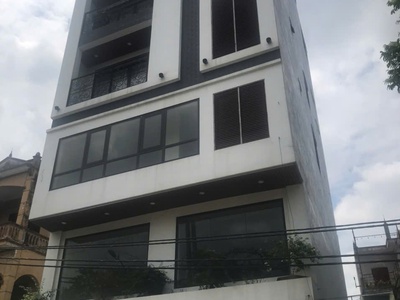 Ban nhà trung tâm huyện , ngõ nông ô tô đỗ cửa 40m/ 5 tầng chỉ 4 tỷ 0