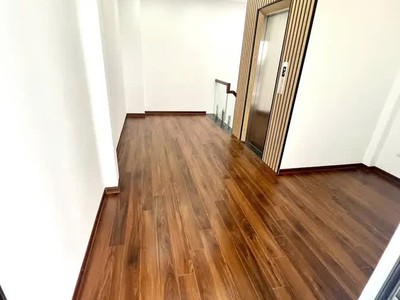 Nhà mới ô tô 7 chỗ vào nhà  6 tầng bát khối 47 m2 x mặt tiền 4.2m, 9.5 tỷ long biên. 2