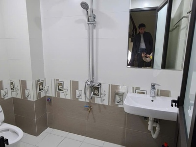 Cho thuê nhà đền lừ  ô tô phân lô 4 tầng x 60m2, thông sàn, 27 triệu spa, trung tâm, vp 4