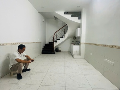 Cho thuê nhà nguyên căn 341 phố vọng, 30m2x4 tầng,2 ngủ khép kín, 9 triệu 0