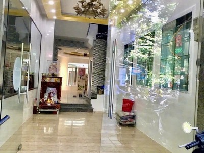 Mặt tiền nguyễn hoàng, 55m2, 4 tầng đẹp, kinh doanh, 8.x tỷ 2