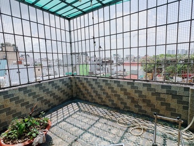 Nhà bán khu cao tầng- đường tôn thất thuyêt- gần trường học, chợ- cách vài căn ra gặp xe hơi- thông 3