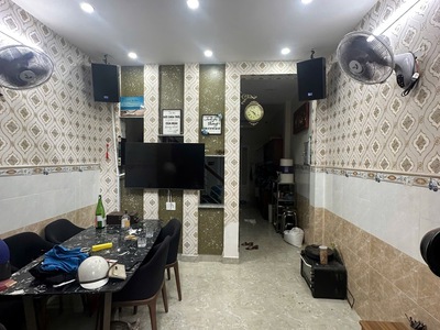 Nhà bán khu cao tầng- đường tôn thất thuyêt- gần trường học, chợ- cách vài căn ra gặp xe hơi- thông 2
