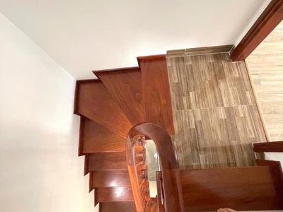 Nhà đại cát   35m2 x 5 tầng   lô góc đẹp long lanh   ô tô 7 chỗ đỗ trước nhà   giá 5.4 tỷ 2