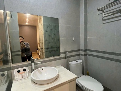 Cho thuê căn hộ 1 ngủ tách bếp giá chỉ 5.5tr tại KĐT Waterfront 5
