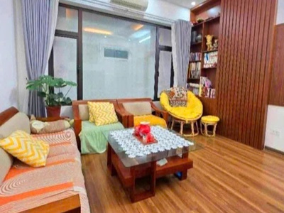 Bán nhà lạc long quân -  5 tầng x 30m - giá chỉ 7,4 tỷ - ngõ thông rộng, ô tô gần - lô góc 0