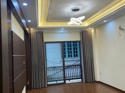 Nhà mới full nội thất ngõ ô tô qua phố nguyễn sơn 50m2 x 5 tầng mặt tiền 3.7m, 15.9 tỷ long biên. 2