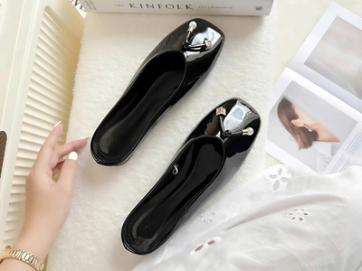 Công ty sx gd qđ luxery việt nam 