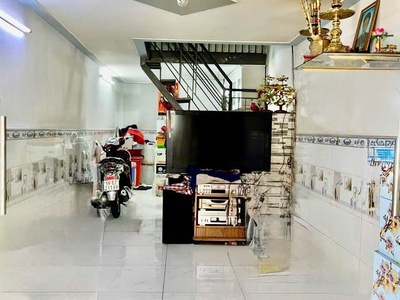 Nhà đẹp 2 tầng 3 x 9m  hiệp thành q12   chỉ 1,15 tỷ, shc 0