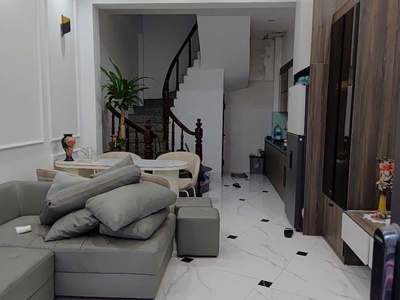 Nhà đẹp ngọc thụy   cạch chợ   cách ô tô 15m   5 tầng ở ngay  ngọc thụy   long biên  50m   5 0