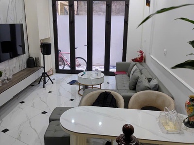 Nhà đẹp ngọc thụy   cạch chợ   cách ô tô 15m   5 tầng ở ngay  ngọc thụy   long biên  50m   5 2