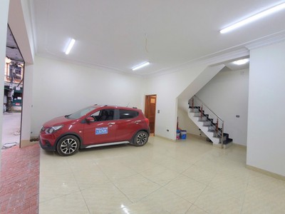 Bán nhà việt hương   ô tô vào nhà   có thang máy   lô góc 2 mặt thoáng, dt 44m, 6 tầng    giá 0