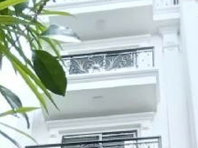Nhà đẹp cổ linh, thạch bàn 52/71 m2 x 6 tầng x mt 7,7m, lô góc x thang máy x nhỉnh 9 tỷ. tell 1