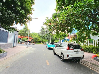 Bán nhà mặt tiền khu vip bình phú   q.6   có thang máy 450kg   115m2 5 tầng   khu víp. cao cấp toàn 3