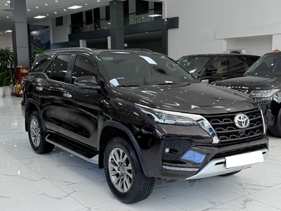 Bán Toyota Fortuner 2 cầu máy xăng, sản xuất 2021, lăn bánh 3 vạn Km. 2