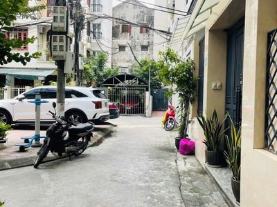 Nhà bán khu phân lô cán bộ, nhà xây chất lượng cao, cách đường ô tô 5m. 0