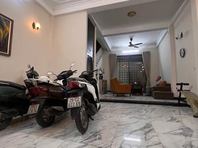 Chủ cần bán gấp nhà 52m2 phố trường lâm, 5 tầng, mt 5m thang máy, ô tô vào nhà .chỉ 9.x tỷ 1