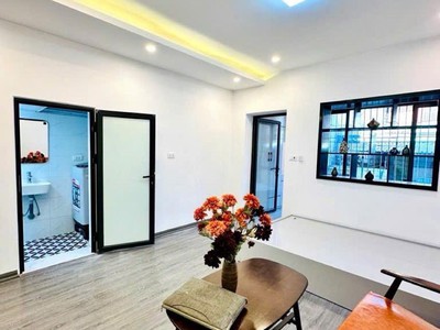 Bán căn hộ tập thể phương mai 21/46m2, căn hộ mới kính koong full nội thất, chủ mới về sẵn ở, giá 1